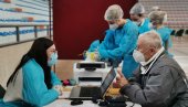 БЕЗ ЗАКАЗИВАЊА НА ЧЕТИРИ ПУНКТА: Масовна вакцинација људи са 60 и више година у Крушевцу БЕЗ ЗАКАЗИВАЊА НА ЧЕТИРИ ПУНКТА: Масовна вакцинација људи са 60 и више година у Крушевцу