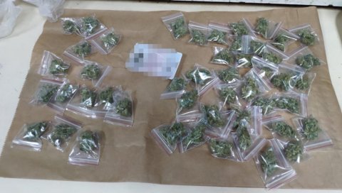 ЗА 12 ДАНА УХАПШЕН И ОПТУЖЕН: Београђанин у стану крио скоро четири килограма марихуане ЗА 12 ДАНА УХАПШЕН И ОПТУЖЕН: Београђанин у стану крио скоро четири килограма марихуане