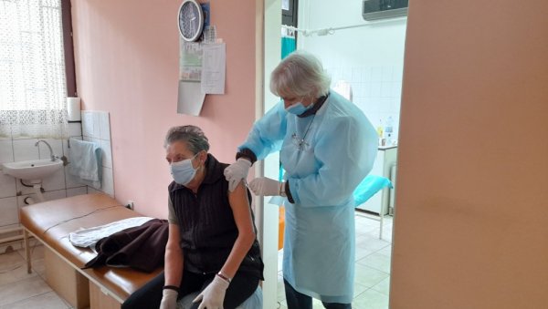 ИМУНИЗАЦИЈА ТЕЧЕ ПО ПЛАНУ: У општини Неготин вакцинисано 5.006 особа ИМУНИЗАЦИЈА ТЕЧЕ ПО ПЛАНУ: У општини Неготин вакцинисано 5.006 особа