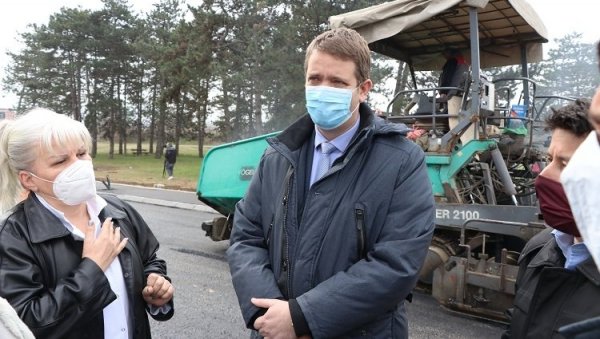 УЛИЦИ ИМЕ ДР БОРЕ ЕВТОВА: Завршни радови на градњи нове саобраћајнице у Крагујевцу УЛИЦИ ИМЕ ДР БОРЕ ЕВТОВА: Завршни радови на градњи нове саобраћајнице у Крагујевцу