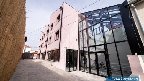 ДА ЧУВАЈУ ЕНЕРГИЈУ И СМАЊЕ ЗАГАЂЕЊЕ: У Зрењанину отворена прва “паметна зграда” и Регионални центар за енергетску ефикасност ДА ЧУВАЈУ ЕНЕРГИЈУ И СМАЊЕ ЗАГАЂЕЊЕ: У Зрењанину отворена прва “паметна зграда” и Регионални центар за енергетску ефикасност