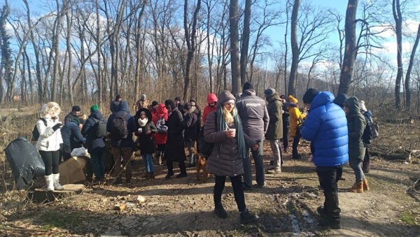ХРАСТОВЕ БРАНИ 5.500 ГРАЂАНА: Иницијатива за заштиту Полојске шуме не одустаје од акције ХРАСТОВЕ БРАНИ 5.500 ГРАЂАНА: Иницијатива за заштиту Полојске шуме не одустаје од акције