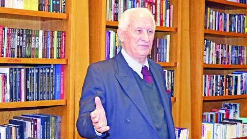 ЗАУСТАВЉАЊЕ ЕТНИЧКОГ ЧИШЋЕЊА СРПСКИХ ПИСАЦА: Матија Бећковић о повратку великана у црногорске школе ЗАУСТАВЉАЊЕ ЕТНИЧКОГ ЧИШЋЕЊА СРПСКИХ ПИСАЦА: Матија Бећковић о повратку великана у црногорске школе