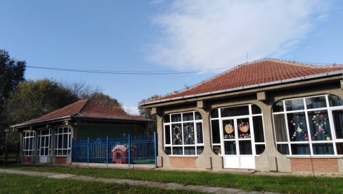 У ВРТИЋЕ САМО ДЕЦА КОЈУ НЕМА КО ДА ЧУВА: порука из Предшколске установе у Кикинди због епидемиолошке ситуације у граду У ВРТИЋЕ САМО ДЕЦА КОЈУ НЕМА КО ДА ЧУВА: порука из Предшколске установе у Кикинди због епидемиолошке ситуације у граду