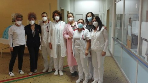 BORBA ZA SVAKOG PACIJENTA: Za godinu dana u Opštoj bolnici u Subotici od posledica kovida lečeno 2.000 ljudi BORBA ZA SVAKOG PACIJENTA: Za godinu dana u Opštoj bolnici u Subotici od posledica kovida lečeno 2.000 ljudi