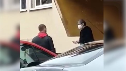 МИЛО У ПАНИЦИ УОЧИ ДАНА ОДЛУКЕ: Овако ДПС купује гласове пред изборе у Никшићу (ВИДЕО) МИЛО У ПАНИЦИ УОЧИ ДАНА ОДЛУКЕ: Овако ДПС купује гласове пред изборе у Никшићу (ВИДЕО)