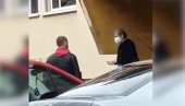 МИЛО У ПАНИЦИ УОЧИ ДАНА ОДЛУКЕ: Овако ДПС купује гласове пред изборе у Никшићу (ВИДЕО) МИЛО У ПАНИЦИ УОЧИ ДАНА ОДЛУКЕ: Овако ДПС купује гласове пред изборе у Никшићу (ВИДЕО)