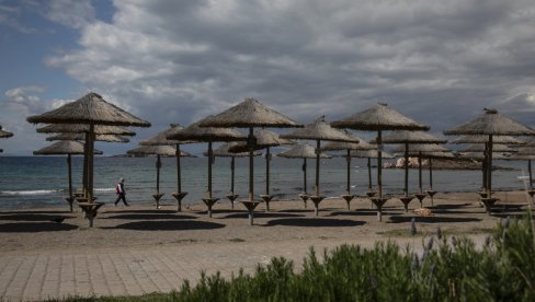 SRBIN USRED PUCNJAVE NA GRČKOJ PLAŽI: Tri osobe ranjene - sumnja se na mafijaški okršaj SRBIN USRED PUCNJAVE NA GRČKOJ PLAŽI: Tri osobe ranjene - sumnja se na mafijaški okršaj