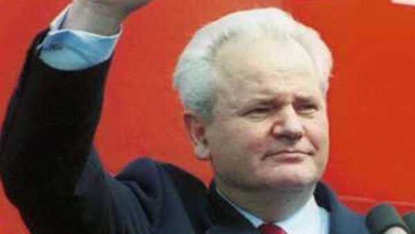 НА ДАНАШЊИ ДАН РОЂЕН ЈЕ СЛОБОДАН МИЛОШЕВИЋ: Рођендан је славио са Миром у кругу породице и најближих пријатеља НА ДАНАШЊИ ДАН РОЂЕН ЈЕ СЛОБОДАН МИЛОШЕВИЋ: Рођендан је славио са Миром у кругу породице и најближих пријатеља