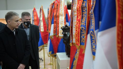 БОГАТСТВО И ЗА БУДУЋА ПОКОЛЕЊА: Министар Стефановић посетио Музеј Републике Српске (ФОТО) БОГАТСТВО И ЗА БУДУЋА ПОКОЛЕЊА: Министар Стефановић посетио Музеј Републике Српске (ФОТО)
