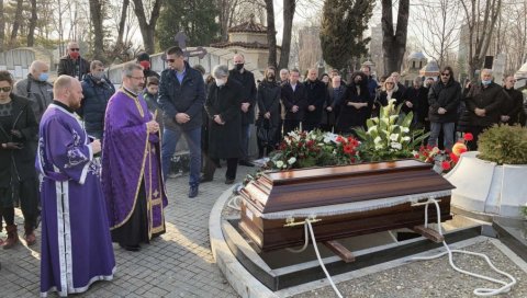 САХРАЊЕН БОРИС КОМНЕНИЋ: Тужни призори са Новог гробља- Породица и пријатељи испратили великог глумца (ФОТО/ВИДЕО) САХРАЊЕН БОРИС КОМНЕНИЋ: Тужни призори са Новог гробља- Породица и пријатељи испратили великог глумца (ФОТО/ВИДЕО)