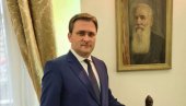 ПОВРАТАК ПАШИЋА: Никола Селаковић у кабинету има портрет свог имењака и претходника ПОВРАТАК ПАШИЋА: Никола Селаковић у кабинету има портрет свог имењака и претходника