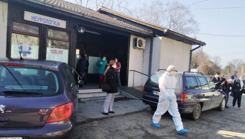 ПОЗИТИВАН НА КОВИД СВАКИ ДРУГИ: У Параћину од 130 налаза антигенских тестова, 67 потврдили корону ПОЗИТИВАН НА КОВИД СВАКИ ДРУГИ: У Параћину од 130 налаза антигенских тестова, 67 потврдили корону