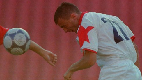 DA LI SE SEĆATE OVOG FUDBALERA ZVEZDE? Bio prvi strelac Superlige, sa crveno-belima igrao Evropu, a sada u 44 godini stigao u beton ligu DA LI SE SEĆATE OVOG FUDBALERA ZVEZDE? Bio prvi strelac Superlige, sa crveno-belima igrao Evropu, a sada u 44 godini stigao u beton ligu