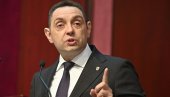 VULIN O ZAHTEVIMA HAŠKOG TRIBUNALA: To je politički pritisak, hoće da sruše Vučića! VULIN O ZAHTEVIMA HAŠKOG TRIBUNALA: To je politički pritisak, hoće da sruše Vučića!