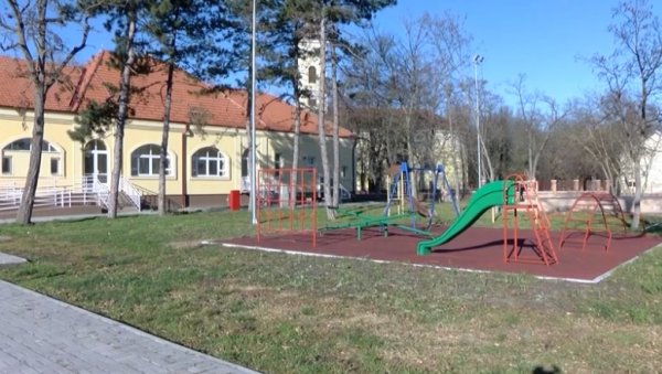 НОВА УСЛУГА ПУ „СРЕЋНО ДЕТИЊСТВО“: Електронска пријава деце у вртиће од сада доступна и у Пландишту НОВА УСЛУГА ПУ „СРЕЋНО ДЕТИЊСТВО“: Електронска пријава деце у вртиће од сада доступна и у Пландишту