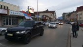 ТУ ЈЕ СВЕ ПОЧЕЛО, ТУ ЋЕ БИТИ МИЛОВ КРАЈ: Величанствена аутолитија у Беранама за подршку српској браћи у Никшићу (ВИДЕО)