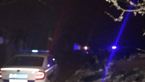 ПРВИ СНИМЦИ СТРАВИЧНОГ ПОЖАРА НА ЧУКАРИЦИ: Повређена деца, најстарије има 15 година, а најмађе 3 (ВИДЕО) ПРВИ СНИМЦИ СТРАВИЧНОГ ПОЖАРА НА ЧУКАРИЦИ: Повређена деца, најстарије има 15 година, а најмађе 3 (ВИДЕО)