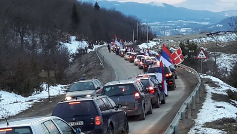 НАРОД ВЕЋ СЛАВИ ПОБЕДУ: Широм Црне Горе ауто колоне подршке српској браћи НАРОД ВЕЋ СЛАВИ ПОБЕДУ: Широм Црне Горе ауто колоне подршке српској браћи