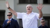 У СЛУЧАЈУ ДА ГА УБИЈУ: Лукашенко потписао декрет којм овлашћења преноси на овај орган У СЛУЧАЈУ ДА ГА УБИЈУ: Лукашенко потписао декрет којм овлашћења преноси на овај орган