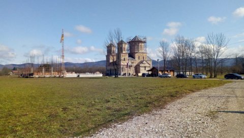 СТИЖЕ ПОМОЋ ЗА ОБНОВУ: Додик и владика Јефрем посетили манастир Милошевац код Приједора (ФОТО) СТИЖЕ ПОМОЋ ЗА ОБНОВУ: Додик и владика Јефрем посетили манастир Милошевац код Приједора (ФОТО)