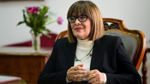 INTERVJU Maja Gojković: I u državnim ustanovama vidljiv je manjak ćirilice, to je poražavajuće INTERVJU Maja Gojković: I u državnim ustanovama vidljiv je manjak ćirilice, to je poražavajuće