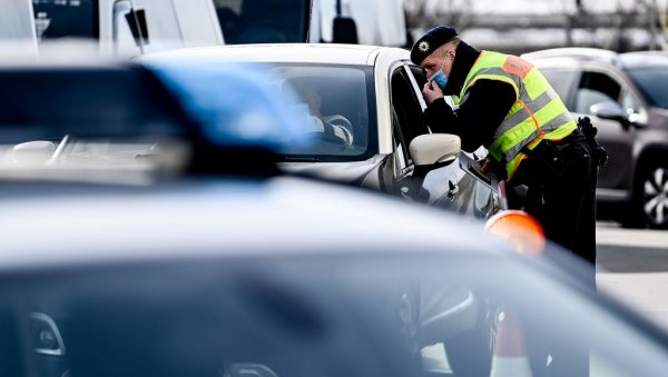 РАМПА ЋЕ СЕ ЕВРОПИ ОБИТИ О ГЛАВУ: Ковид-пасоши које намеравају да уведу званичници ЕУ представљају срамну политизацију здравственог питања РАМПА ЋЕ СЕ ЕВРОПИ ОБИТИ О ГЛАВУ: Ковид-пасоши које намеравају да уведу званичници ЕУ представљају срамну политизацију здравственог питања