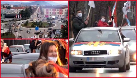 ВЕСЕЛИ СЕ СРПСКИ РОДЕ, ДО СУТРАШЊЕ СЛОБОДЕ: Сјајан снимак из Никшића најбоље показује снагу и понос његових грађана (ВИДЕО) ВЕСЕЛИ СЕ СРПСКИ РОДЕ, ДО СУТРАШЊЕ СЛОБОДЕ: Сјајан снимак из Никшића најбоље показује снагу и понос његових грађана (ВИДЕО)
