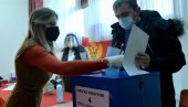 ИЗЛАЗНОСТ ДО 15 ЧАСОВА: Ево колико је људи до сада гласало на изборима у Никшићу ИЗЛАЗНОСТ ДО 15 ЧАСОВА: Ево колико је људи до сада гласало на изборима у Никшићу