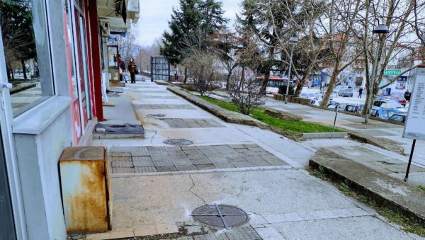 ЖЕНА ПРОПАЛА КРОЗ ШАХТ У ВРАЊУ: Само је закорачила на поклопац и - нестала ЖЕНА ПРОПАЛА КРОЗ ШАХТ У ВРАЊУ: Само је закорачила на поклопац и - нестала
