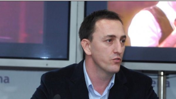 ТУГА: Сергеју Ћетковићу након смрти мајке, од короне преминуо и отац - Одлучили сте да у вечности останете загрљени (ФОТО) ТУГА: Сергеју Ћетковићу након смрти мајке, од короне преминуо и отац - Одлучили сте да у вечности останете загрљени (ФОТО)