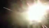 MIRIS SLOBODE OSEĆA SE U VAZDUHU: Vatromet obasjao nebo iznad Hercegovine (VIDEO) MIRIS SLOBODE OSEĆA SE U VAZDUHU: Vatromet obasjao nebo iznad Hercegovine (VIDEO)