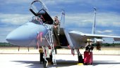 АМЕРИКА ЗНАТНО ПОЈАЧАЛА СВОЈЕ ПРИСУСТВО У ПОЉСКОЈ: Још осам ловаца Ф-15 слетело у базу Ласк АМЕРИКА ЗНАТНО ПОЈАЧАЛА СВОЈЕ ПРИСУСТВО У ПОЉСКОЈ: Још осам ловаца Ф-15 слетело у базу Ласк