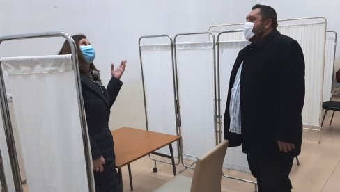 ВАКЦИНАЦИЈА ПОЧЕЛА ПРВО У СТАРАЧКИМ ДОМОВИМА: Модричани заинтересовани за вакцинацију против короне ВАКЦИНАЦИЈА ПОЧЕЛА ПРВО У СТАРАЧКИМ ДОМОВИМА: Модричани заинтересовани за вакцинацију против короне