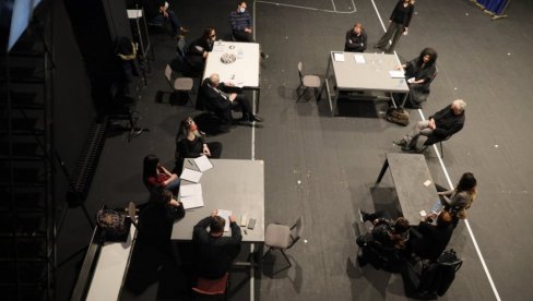 КРЕНУЛИ „ВУЦИ И ОВЦЕ“: У Народном позришту одржане прве пробе нове представе у режији Егона Савина КРЕНУЛИ „ВУЦИ И ОВЦЕ“: У Народном позришту одржане прве пробе нове представе у режији Егона Савина