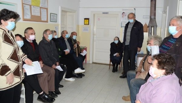 ПОЧЕЛА ИМУНИЗАЦИЈА У ТОПЛИЧКОЈ ВЕЛИКОЈ ПЛАНИ: Прва сеоска средина на подручју Прокупља у којој је почела вакцинација становништва ПОЧЕЛА ИМУНИЗАЦИЈА У ТОПЛИЧКОЈ ВЕЛИКОЈ ПЛАНИ: Прва сеоска средина на подручју Прокупља у којој је почела вакцинација становништва