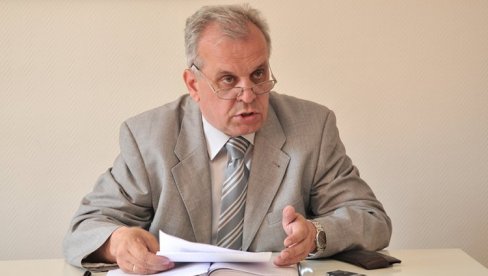 GRADIVO ISTO ĐACIMA IZ SRPSKE I SRBIJE: Republički pedagoški zavod RS radi na usaglašavanju nastavnog plana i programa GRADIVO ISTO ĐACIMA IZ SRPSKE I SRBIJE: Republički pedagoški zavod RS radi na usaglašavanju nastavnog plana i programa