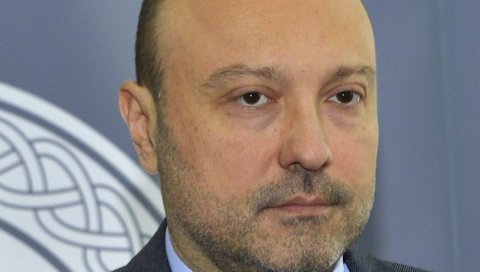 ПАЛА ЦАРИНСКА МАФИЈА: Приведен Милош Томић ПАЛА ЦАРИНСКА МАФИЈА: Приведен Милош Томић