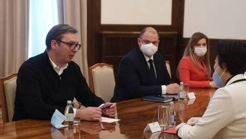 ВУЧИЋ СЕ САСТАО СА ЧЕН БО: Председник разговарао са кинеском амбасадорком ВУЧИЋ СЕ САСТАО СА ЧЕН БО: Председник разговарао са кинеском амбасадорком