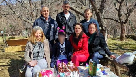 УЛЕПШАЛИ ЖИВОТ И 13. РОЂЕНДАН: Чувари Власине већ пола године предано брину о природи, али и о људима УЛЕПШАЛИ ЖИВОТ И 13. РОЂЕНДАН: Чувари Власине већ пола године предано брину о природи, али и о људима