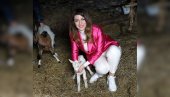 SLIKA SA JARETOM: Ministarka Tatjana Matić obišla sela na padinama Bobije SLIKA SA JARETOM: Ministarka Tatjana Matić obišla sela na padinama Bobije