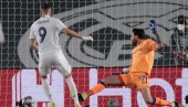 POGLEDAJTE SVE GOLOVE LŠ: Real razbio Atalantu, Mančester siti siguran protiv Borusije (VIDEO) POGLEDAJTE SVE GOLOVE LŠ: Real razbio Atalantu, Mančester siti siguran protiv Borusije (VIDEO)
