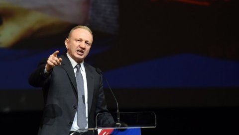МАУРИЦИЈУС ЗАПАМТИO ЈЕДИНО ПО - ЛЕТОВАЊУ: Ђилас оптуживао Вучића да лаже и збијао шале о егзотичном острву МАУРИЦИЈУС ЗАПАМТИO ЈЕДИНО ПО - ЛЕТОВАЊУ: Ђилас оптуживао Вучића да лаже и збијао шале о егзотичном острву