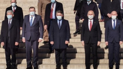 ПОМОЋ У ВАКЦИНАМА И ИЗГРАДЊИ ПУТА БЕОГРАД-САРАЈЕВО: Чланови Председништва БиХ са Ердоганом, предложен самит Турске, БиХ, Србије и Русије ПОМОЋ У ВАКЦИНАМА И ИЗГРАДЊИ ПУТА БЕОГРАД-САРАЈЕВО: Чланови Председништва БиХ са Ердоганом, предложен самит Турске, БиХ, Србије и Русије