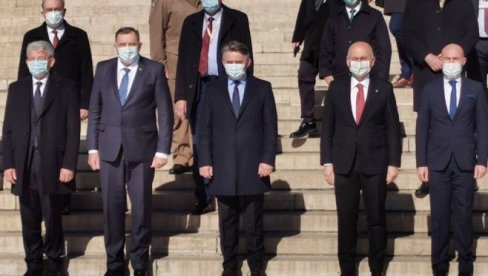 ПОМОЋ У ВАКЦИНАМА И ИЗГРАДЊИ ПУТА БЕОГРАД-САРАЈЕВО: Чланови Председништва БиХ са Ердоганом, предложен самит Турске, БиХ, Србије и Русије ПОМОЋ У ВАКЦИНАМА И ИЗГРАДЊИ ПУТА БЕОГРАД-САРАЈЕВО: Чланови Председништва БиХ са Ердоганом, предложен самит Турске, БиХ, Србије и Русије