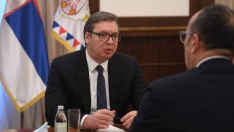 СУТРА У ОСАМ ЧАСОВА: Председник Вучић састаје се са Карлом Ло Кашом СУТРА У ОСАМ ЧАСОВА: Председник Вучић састаје се са Карлом Ло Кашом