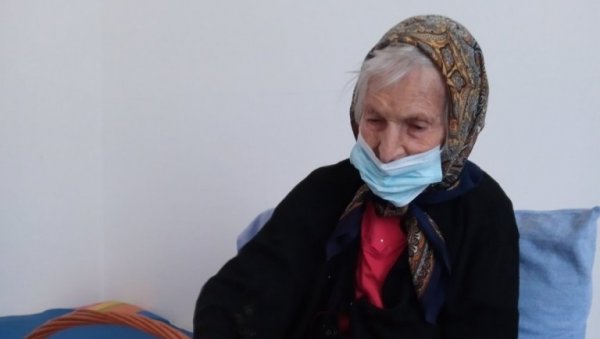 НАНЕ, ВИДИМО СЕ УСКОРО: Бака Јелка победила корону, у Прихватилишту у којем живи завладала радост (ФОТО) НАНЕ, ВИДИМО СЕ УСКОРО: Бака Јелка победила корону, у Прихватилишту у којем живи завладала радост (ФОТО)