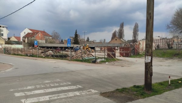 ПОПУТ БЕОГРАДА НА ВОДИ: У Зрењанину ниче нови, најмодернији комплекс стамбених зграда (ФОТО) ПОПУТ БЕОГРАДА НА ВОДИ: У Зрењанину ниче нови, најмодернији комплекс стамбених зграда (ФОТО)