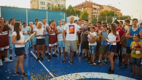 СТЕФАН ЈОВИЋ ПОДРЖАО МОЗЗАРТОВУ АКЦИЈУ: Да спорт буде доступан свој деци СТЕФАН ЈОВИЋ ПОДРЖАО МОЗЗАРТОВУ АКЦИЈУ: Да спорт буде доступан свој деци