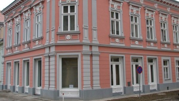 БИБЛИОТЕКА ИЗАШЛА У СУСРЕТ ЧИТАОЦИМА: Зрењанинци могу поручивати књиге телефоном, мејлом или путем друштвених мрежа БИБЛИОТЕКА ИЗАШЛА У СУСРЕТ ЧИТАОЦИМА: Зрењанинци могу поручивати књиге телефоном, мејлом или путем друштвених мрежа